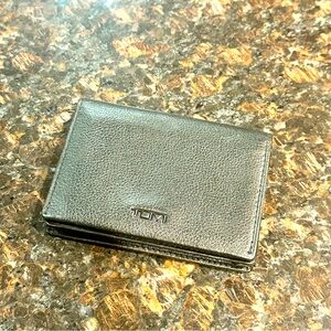 Men's Tumi Nassau Gusseted Leather Card Case in Black, OS
Like new